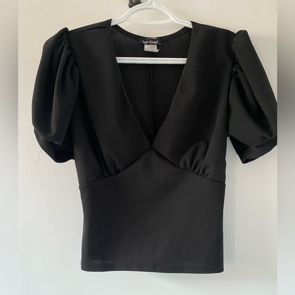 Too Chic Women's Short Puff Sleeve V Neck Crop Top Black Blouse Size Medium - Picture 2 of 6